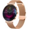Smartwatch w kolorze różowego złota z okrągłym wyświetlaczem, na którym widoczna jest godzina 10:09, data "WED | 04/06" oraz liczba "10349". Pasek zegarka ma plecioną strukturę, a na tarczy znajdują się różowe oznaczenia godzin.
