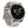 Szary smartwatch z okrągłą tarczą, na której wyświetlane są informacje takie jak godzina 10:02, data "THU 28", liczba kroków 6200, poziom naładowania baterii 89%, temperatura 36°C, oraz spalone kalorie 426. Na dole tarczy widoczne jest logo "Zeblaze".