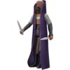 Przedstawiona jest figurka z serii Star Wars Retro Collection, ubrana w fioletowy płaszcz, z maską na twarzy i trzymająca dwa noże. Figurka ma szczegółowo wykonane elementy stroju, w tym srebrne rękawy i czarne buty.