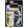 Opakowanie zawiera figurkę szturmowca z serii "Star Wars Jedi Survivor" oraz akcesorium w postaci wyrzutni rakiet. Na opakowaniu widnieje napis "Rocket Launcher Trooper" oraz logo "Kenner".