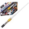 Opakowanie produktu "Star Wars Lightsaber" z widocznym mieczem świetlnym i kolorowymi kryształami, z logo Star Wars i Disney. Na opakowaniu znajdują się napisy: "7 colors", "Power Force", "Lightsaber", oraz ostrzeżenie "WARNING: CHOKING HAZARD - Small par