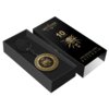 Czarny pudełko z napisem "The Witcher Wild Hunt" oraz "10 Years Anniversary Logo Keychain" zawiera brelok z okrągłym medalionem, na którym widnieje napis "10 Years The Witcher III Wild Hunt" i wizerunek wilka.