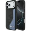 Etui do telefonu z widocznym wzorem z włókna węglowego i niebieskim akcentem, ozdobione logo BMW oraz kolorowym emblematem "M". Etui jest dopasowane do modelu telefonu z trzema obiektywami aparatu i wyświetlaczem z zaokrąglonymi rogami.