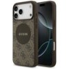 Brązowe etui na telefon z wzorem 4G i okrągłym logo "GUESS" na środku. Etui jest dopasowane do modelu telefonu z trzema widocznymi obiektywami aparatu.