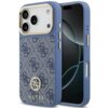 Niebieskie etui na telefon z wzorem 4G i logo GUESS, ozdobione błyszczącym emblematem, jest dopasowane do modelu iPhone 17 Pro. Etui posiada wycięcia na aparat i przyciski, a jego powierzchnia ma teksturę przypominającą tkaninę.
