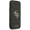 Czarne etui do telefonu z teksturą w delikatny wzór, ozdobione metalowym logo składającym się z liter "G" i "C". Na dole widoczny jest napis "GUESS".