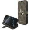 Brązowe etui na telefon z wzorem 4G i metalowym logo, z napisem "GUESS" na dole. Etui jest otwarte, ukazując miejsce na telefon i wewnętrzne kieszonki.