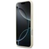 Złote etui na telefon z wyraźnym wzorem przypominającym krokodylą skórę, z trójkątnym logo GUESS umieszczonym centralnie. Etui jest przeznaczone do modelu Apple iPhone 17 Pro Max i posiada funkcję MagSafe.
