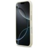 Beżowe etui na telefon z widocznymi przyciskami bocznymi, przeznaczone dla modelu Apple iPhone 17, z eleganckim wykończeniem i zaokrąglonymi krawędziami. Na ekranie telefonu widoczny jest abstrakcyjny wzór z ciemnymi i jasnymi okręgami.