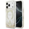 Przezroczyste etui na telefon z widocznymi złotymi drobinkami i napisem "GUESS" na środku, zaprojektowane do iPhone'a z trzema aparatami. Etui posiada okrągły wzór kompatybilny z MagSafe, a telefon na zdjęciu wyświetla ciemny ekran z geometrycznym wzorem.