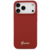Czerwone etui na telefon z trzema wycięciami na aparaty i napisem "Guess" w dolnej części. Etui ma gładką powierzchnię i metaliczne logo.