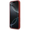 Czerwone etui na telefon z wycięciem na aparat i przyciski, z widocznym ekranem telefonu z abstrakcyjnym wzorem. Produkt jest przeznaczony do iPhone 17 Pro Max i posiada funkcję MagSafe.