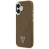 Brązowe etui na telefon z widocznym logo "GUESS U.S.A." w kształcie trójkąta oraz wytłoczonym napisem "GUESS" wokół okręgu. Etui posiada wycięcia na aparat i przyciski boczne.