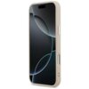 Różowe etui na telefon z logo GUESS, przeznaczone do Apple iPhone 17 Pro, z funkcją MagSafe. Etui ma gładką powierzchnię i wycięcia na przyciski oraz porty.
