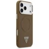 Brązowe etui na telefon z trzema wycięciami na aparaty, posiada wytłoczone logo "GUESS U.S.A" w kształcie trójkąta oraz okrągły wzór z napisem "GUESS" wokół. Etui jest kompatybilne z technologią MagSafe.