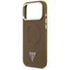 Brązowe etui do telefonu z dużym otworem na aparat, posiadające trójkątne logo z napisem "GUESS U.S.A" oraz wytłoczony okrąg z napisem "GUESS". Na boku etui znajdują się dwa białe przyciski.
