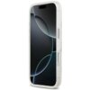 Przezroczyste etui na telefon z widocznymi przyciskami bocznymi, ozdobione brokatem i grafiką przedstawiającą postacie oraz logo "KARL LAGERFELD". Etui jest dopasowane do modelu Apple iPhone 17 Pro i posiada funkcję MagSafe.