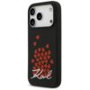 Czarne etui na telefon z czerwonymi sercami i białym napisem "Karl" na dole. Etui posiada wycięcia na trzy obiektywy aparatu i lampę błyskową.