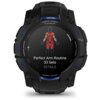 Czarny smartwatch z okrągłym wyświetlaczem, na którym widoczna jest grafika sylwetki z zaznaczonymi mięśniami oraz tekst: "Perfect Arm Routine 33 Sets DETAILS". Na obudowie zegarka widoczne są przyciski z napisami: "TORCH", "MENU", "ABC", "GPS", "SET".