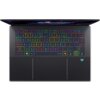 Na zdjęciu widoczna jest klawiatura laptopa z podświetleniem RGB, z wyraźnie oznaczonymi klawiszami, w tym "CapsLock", "Enter" i "Backspace". Na obudowie poniżej klawiatury znajduje się logo w kształcie stylizowanej litery "M".