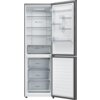 Lodówka dwudrzwiowa w kolorze inox z otwartymi drzwiami, ukazująca wnętrze z półkami, szufladami i pojemnikami na drzwiach; widoczne napisy to "AIR SURROUND" oraz "FRESH BOX ZONE" i "FREEZE BOX". Wnętrze jest jasne, z przezroczystymi elementami.