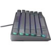 Na zdjęciu znajduje się klawiatura ENDORFY Thock V2 75 z podświetleniem RGB, które emituje różnokolorowe światło spod klawiszy. Klawiatura ma kompaktowy układ i jest podłączona kablem.