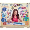Opakowanie zestawu kreatywnego "CRA-Z-LOOM" z motywem Disney Stitch, zawiera zdjęcie dziewczynki tworzącej bransoletki oraz różnorodne kolorowe bransoletki i zawieszki. Na opakowaniu widnieje tekst: "Includes 20 Stitch Charms!" oraz "Utilise le métier à t