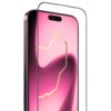 Na zdjęciu widoczne jest szkło hartowane nałożone na ekran smartfona z różowym tłem i złotym wzorem. Produkt to "Szkło hartowane ILERA Deluxe Original Glass 2.0 do Apple iPhone 17".