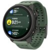 Smartwatch z zielonym paskiem wyświetla informacje o pogodzie, temperaturze 29°C z opisem "Scattered clouds", godzinie wschodu słońca 9:21 AM oraz wysokości 1432 m.