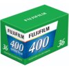 Zielone opakowanie z białym napisem "FUJIFILM" na górze, zawiera oznaczenia "400 SPEED FILM" oraz "FILM FOR COLOR PRINTS". Widoczne są liczby "36" i "400" na niebieskim tle.