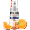 Butelka produktu "Hydrokoncentrat OSHEE DROP IN Vitamin Lemonade Pomarańcza 500 ml" z napisem "koncentrat aż do 10L napoju" oraz "NIACIN, VITAMIN C, VITAMIN B6, VITAMIN B12" na etykiecie, obok której znajdują się połówki pomarańczy.