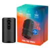 Czarny produkt z przyciskami "+" i "-" znajduje się obok kolorowego opakowania z napisami: "Powerful Vibrations", "Versatile Open Sleeve", "Cleantech Silicone" oraz "FEEL THE VIBES!".