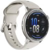 Srebrny smartwatch z okrągłym wyświetlaczem pokazuje godzinę 10:08, datę "WED 20", poziom naładowania baterii 80%, wysokość 6000 FT oraz ikonę biegania z liczbą 10000. Pasek zegarka jest jasny, a obudowa ma metaliczne wykończenie.