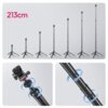 Na zdjęciu widoczny jest statyw w różnych wysokościach, z maksymalną wysokością oznaczoną jako 213 cm. Dodatkowo pokazane są zbliżenia na mechanizmy regulacji i mocowania, z niebieskimi strzałkami wskazującymi kierunek obrotu.