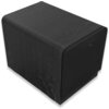 Czarny subwoofer o eleganckim, drewnopodobnym wykończeniu z zaokrąglonymi krawędziami. Na przedniej części widoczne jest logo "Klipsch".
