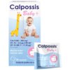 Opakowanie suplementu diety "Calpossis Baby+" przedstawia uśmiechnięte dziecko na tle miarki wzrostu z żyrafą oraz informacje o składnikach: "CALCIUM – 300 mg", "VIT. D3 – 2,5 µg (100 IU)", "VIT. K2 MK-7 – 11,25 µg". Na opakowaniu widnieje również napis: "Mocne kości, Zdrowe zęby, 30 saszetek, Dodaj do posiłku lub napoju, Od 6 miesiąca życia".