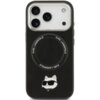 Czarne etui na telefon z okrągłym wzorem i napisem "KARL LAGERFELD" wokół niego, ozdobione grafiką białego kota w okularach przeciwsłonecznych. W górnej części widoczne są wycięcia na trzy obiektywy aparatu i lampę błyskową.