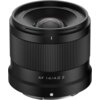 Czarny obiektyw z widocznym napisem "AF 14/4.0 Z" na dolnej części oraz oznaczeniem "Full Frame" i "ø58mm" na górnej krawędzi. Obiektyw ma wyraźne, pionowe żłobienia na korpusie.