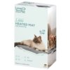 Pudełko produktu "Mata podgrzewana BEURER Lilli" z widocznym napisem "Love Your Pet by beurer" oraz grafiką kota leżącego na macie. Na opakowaniu znajdują się także informacje: "Lilli HEATED MAT HEIZMATTE", "for Cats & Dogs", "Made by us, loved by pets" o