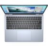 Na zdjęciu widoczny jest otwarty laptop z klawiaturą QWERTY i dużym touchpadem, na ekranie wyświetlony jest obrazek z surferem na fali oraz panel z narzędziami graficznymi. Klawisze są ciemne z białymi oznaczeniami, a obudowa laptopa ma jasny kolor.