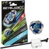 Opakowanie zabawki Beyblade X z grafiką przedstawiającą wirujący bączek oraz napisami "LET IT RIP!" i "SWORD DRAN 3-60F". Obok opakowania znajdują się elementy zestawu: bączek i biały wyrzutnik z czarnym uchwytem.