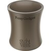 Brązowy pojemnik o cylindrycznym kształcie z napisem "PonyGadget" na górze oraz logo "SKINVIBE" na dole. Powierzchnia pojemnika jest gładka i matowa.