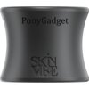 Czarny, cylindryczny przedmiot z napisem "PonyGadget" na górze oraz "SKINVIBE" na dole. Powierzchnia jest gładka i matowa.
