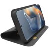 Czarne etui typu wallet do telefonu, ustawione w pozycji poziomej, z widocznym ekranem urządzenia wyświetlającym abstrakcyjny wzór w odcieniach niebieskiego i pomarańczowego. Etui ma gładką powierzchnię i wycięcia na porty oraz przyciski.