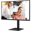 Na zdjęciu widoczny jest monitor marki AOC z wyświetlanym obrazem przedstawiającym dwie osoby w jasnym pomieszczeniu. Na dolnej ramce monitora znajduje się logo "AOC".