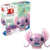 Pudełko z puzzlami 3D przedstawia różową postać z dużymi uszami i dużymi oczami, z napisem "Disney Stitch" oraz logo "Ravensburger". Obok pudełka znajduje się złożony model tej samej postaci.