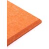 Pomarańczowy panel filcowy o kwadratowym kształcie, widoczny z bliska, ukazujący teksturę materiału. Produkt ma grubość kilku milimetrów i jednolitą, intensywną barwę.