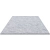 Szary panel filcowy o kwadratowym kształcie, o wymiarach 40 x 40 cm, widoczny z perspektywy bocznej, ukazujący jego teksturę i grubość. Produkt jest częścią zestawu składającego się z dwóch sztuk.
