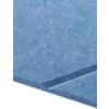 Niebieski panel filcowy o widocznej teksturze, z wyraźnymi liniami i krawędziami, tworzący geometryczny wzór. Produkt ma jednolity kolor i delikatnie włóknistą powierzchnię.