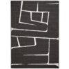 Czarny dywan zewnętrzny o wymiarach 160 x 230 cm z białym, geometrycznym wzorem przypominającym nieregularne linie i kształty. Wzór tworzy kontrastujące, abstrakcyjne formy na ciemnym tle.